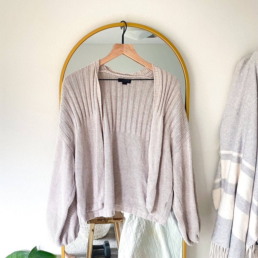AMERICAN EAGLE oversized cream knit cardigan